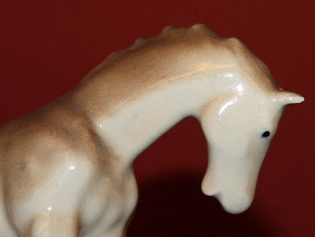 Vintage European Handcrafted Porcelain Horse Figurine Niska cena super zysk