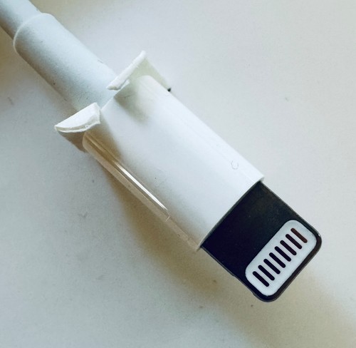 Apple Authentic Lightning to USB Camera Adapter - MD821AM/A, used in box - Bild 2 von 7