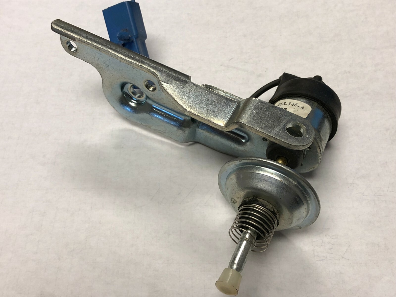 Dashpot W/solenoid For 19821986 Ford 4.9L Carter 1bbl 213146A E2PZ