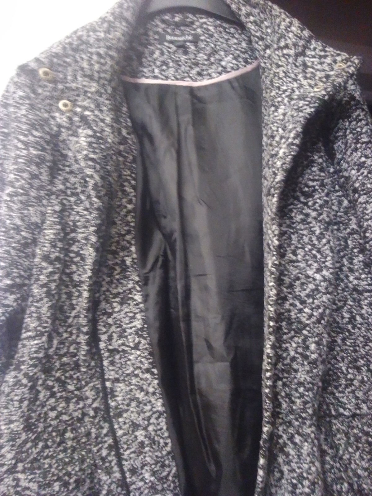 Ladies winter Black Coat By Bonmarche Size 24 Needs Repair One Tiny