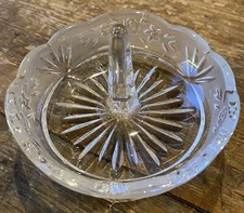 ONEIDA Southern Garden Clear & Frosted Crystal Ring Holder Rose & Flower Pattern