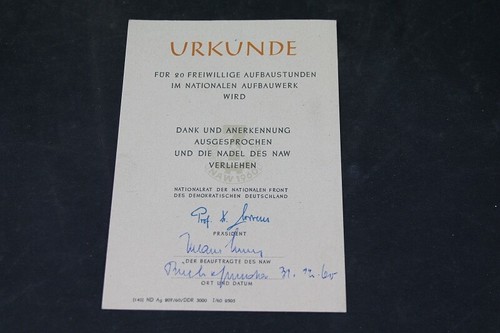 Ancien Document D'Attribution De L'Étoile Du NAW DDR Vintage 1960