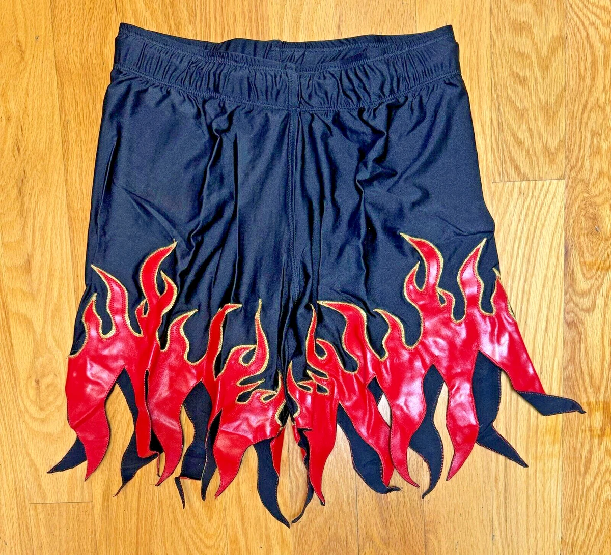 Pro Wrestling Baggy Shorts Black W. Red Flames Sz 34 36 Medium Spandex