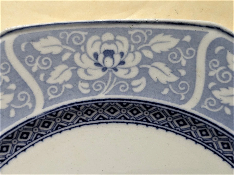 Vajilla: Corona by F WINKLE - Plato de cena 9 3/4"" - Usado. Foto 4 de 4