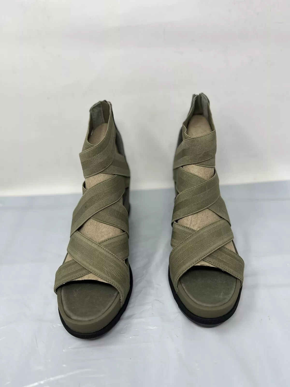 sorel joanie ii wedge strap zip back euc shoes