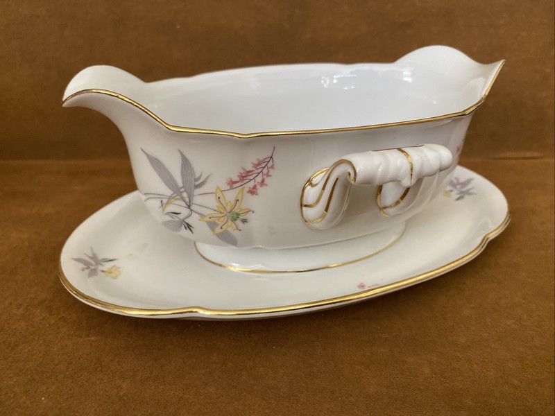 Royal Bayreuth ~ Gravy Boat ~ Made Germany Bavaria YELLOW ROSE & Pink Rosebud