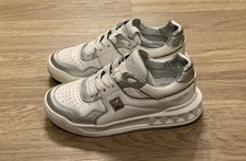 Valentino Garavani One Stud Low-Top Calfskin Leather Sneaker White Size 36-US 6