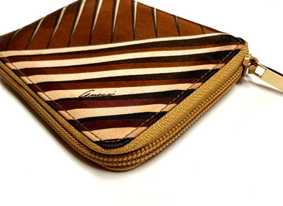 GUCCI VINTAGE GEOMETRIC PRINTED NYLON ZIP AROUND LEATHER WALLET ITALY BROWN