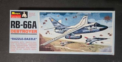 1968 Original Monogram RB-66A Destroyer ''Razzle-Dazzle'' 1:82 Scale OB Model Kit