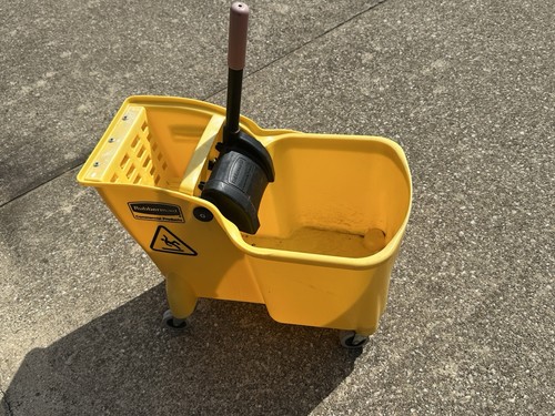 Rubbermaid Mop Bucket Commercial Grade Yellow Down-Press Wringer Used VGood