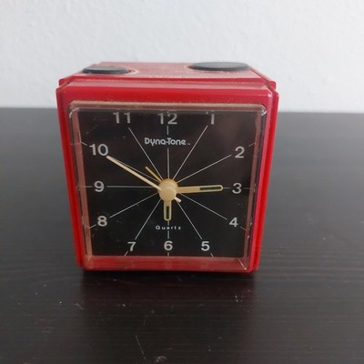Dynatone Quartz AM/FM Travel Radio Alarm Clock Battery Operated, In Working Cond
