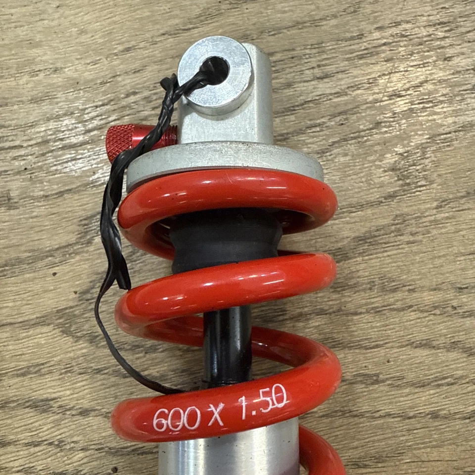 Amortiguador de bobina trasero Rock Shox Deluxe 6,5" 600x1,5 NOS Foto 3 de 4