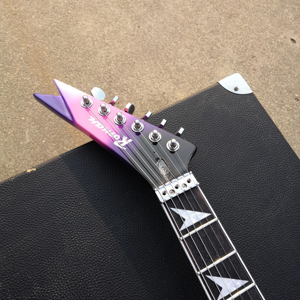 Chitarra Elettrica Double Flying V Viola Rosa – Ponte Tremolo E Bloccaggio – MYY Custom