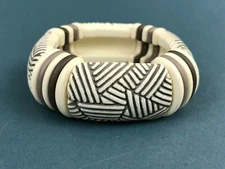Avon 80's Sirocco Rope Molded Plastic Expansion Stretch Bracelet Gray Beige