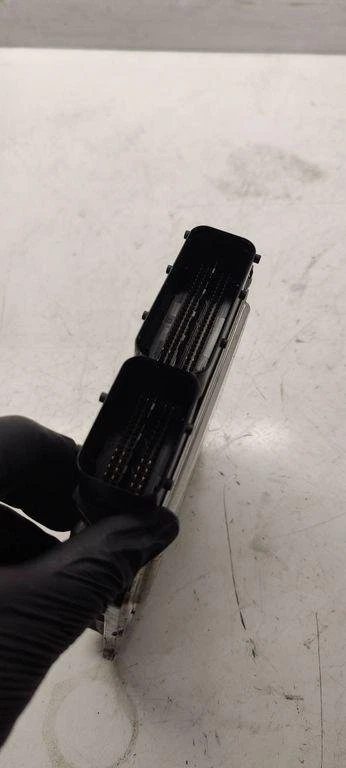 Centralina motore Seat Toledo III 5P2 ECU 03G906016fh 2.00 diesel 103kw 30533208 - Immagine 2 di 4