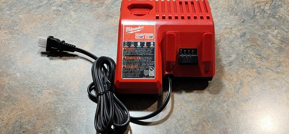 (2) Milwaukee 48-59-1812 M18 & M12 Multi-Voltage Charger -SALE IS FOR 2 CHARGERS - Image 2 of 4