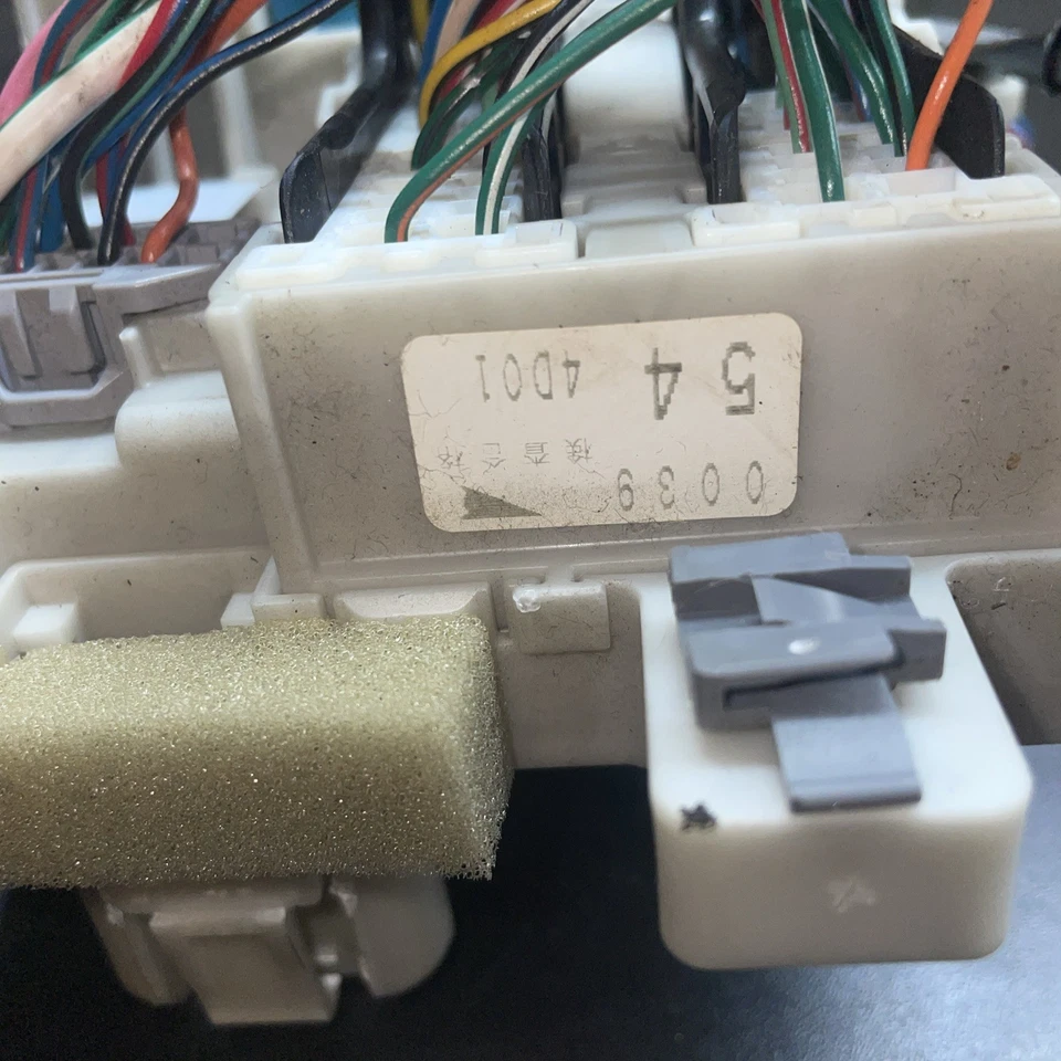 Caixa de fusíveis Mazda 6 2004 cabine 2,3L - Imagem 4 de 4