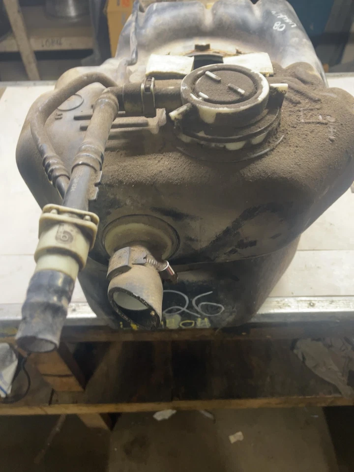 2008 JEEP LIBERTY 07-08 NITRO Fuel Tank Assembly W/o Skid Plate 3.7 OEM - Image 3 of 4