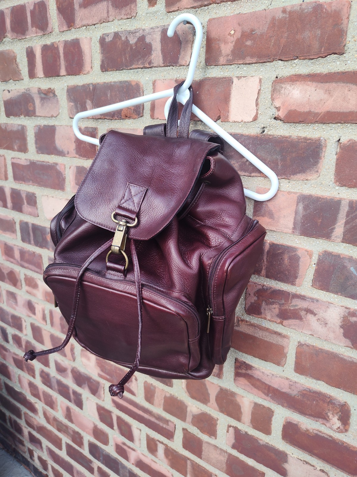 Brown Clava-style Leather Drawstring Backpack - image 3
