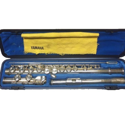 YAMAHA YFL-211 Silver Plated Flute with Case Needs Adjustment from