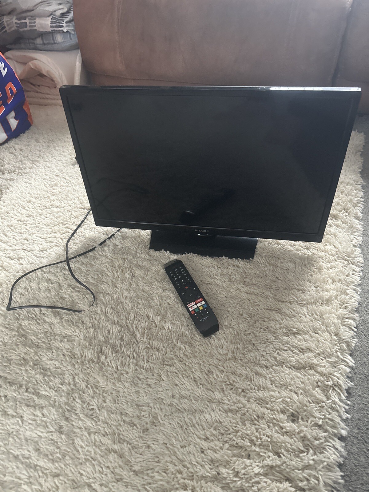 HITACHI 24 INCH SMART TV DVD COMBI FREEVIEW HD READY HDMI APPS eBay