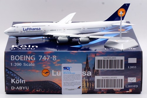 SQ Wings 1:200 Lufthansa Boeing 747-8 modello aereo pressofuso D-ABYU alette giù - Foto 1 di 17