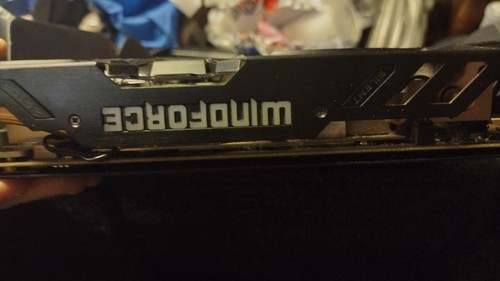 GIGABYTE AMD Radeon R9 390 8GB GDDR5 - Picture 12 of 14