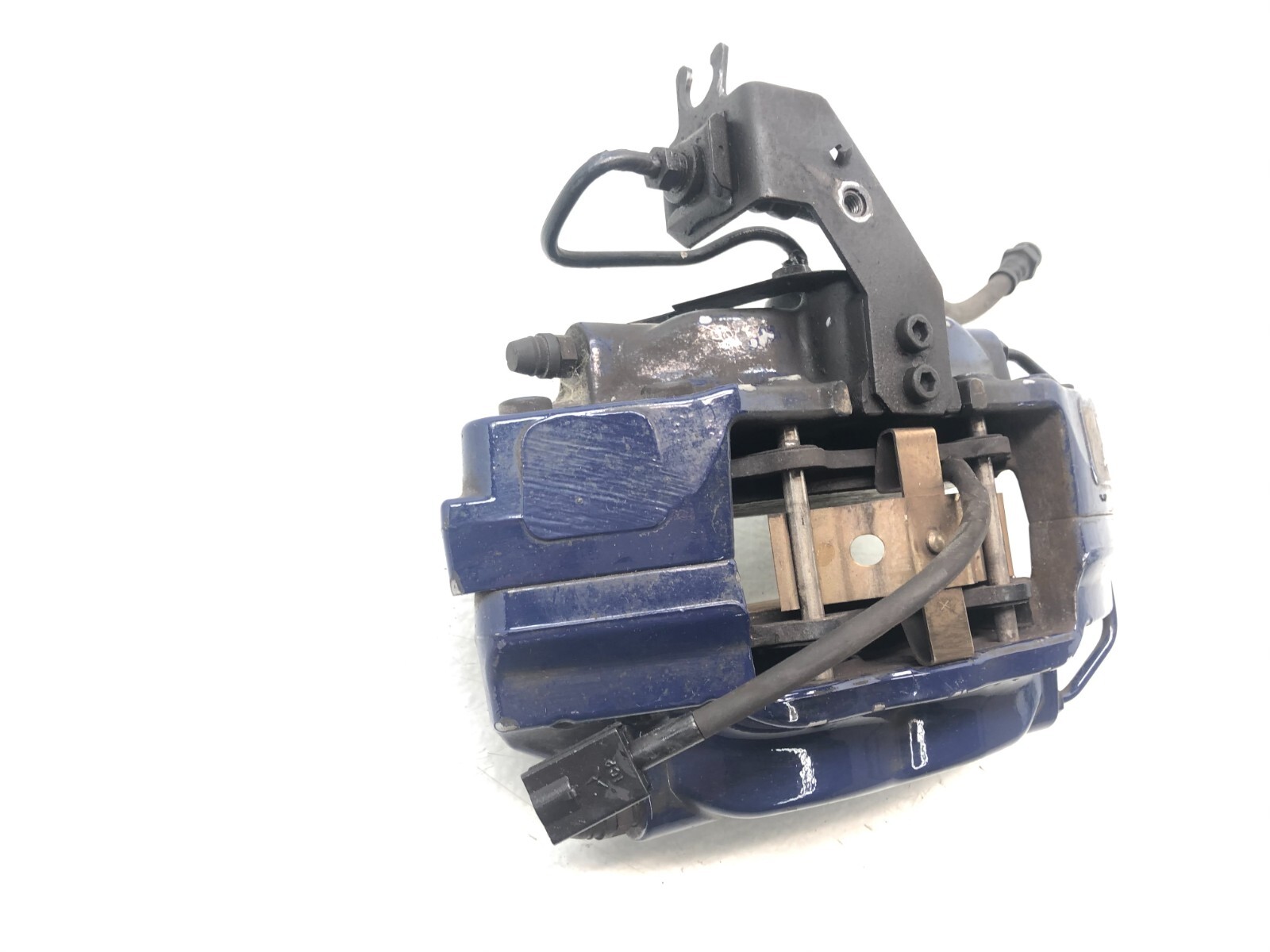 2014-2020 MASERATI GHIBLI LEFT DRIVER REAR BRAKE CALIPER BREMBO W/ PADS OEM.