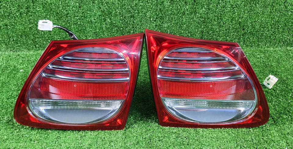 Juego completo de luces traseras LED híbridas Lexus GS350, GS450H 2006-2011 OEM usadas Foto 4 de 4