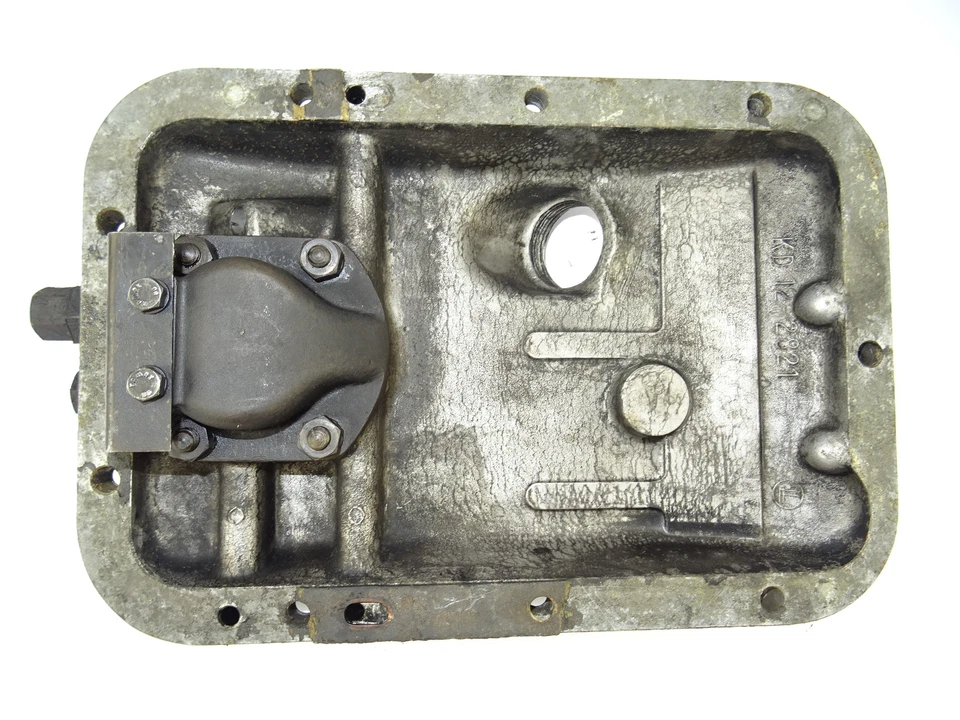 Schaulochdeckel Seitendeckel für MWM AKD 12 E Motor vom Hela Lanz D12 S Traktor - Bild 2 von 4