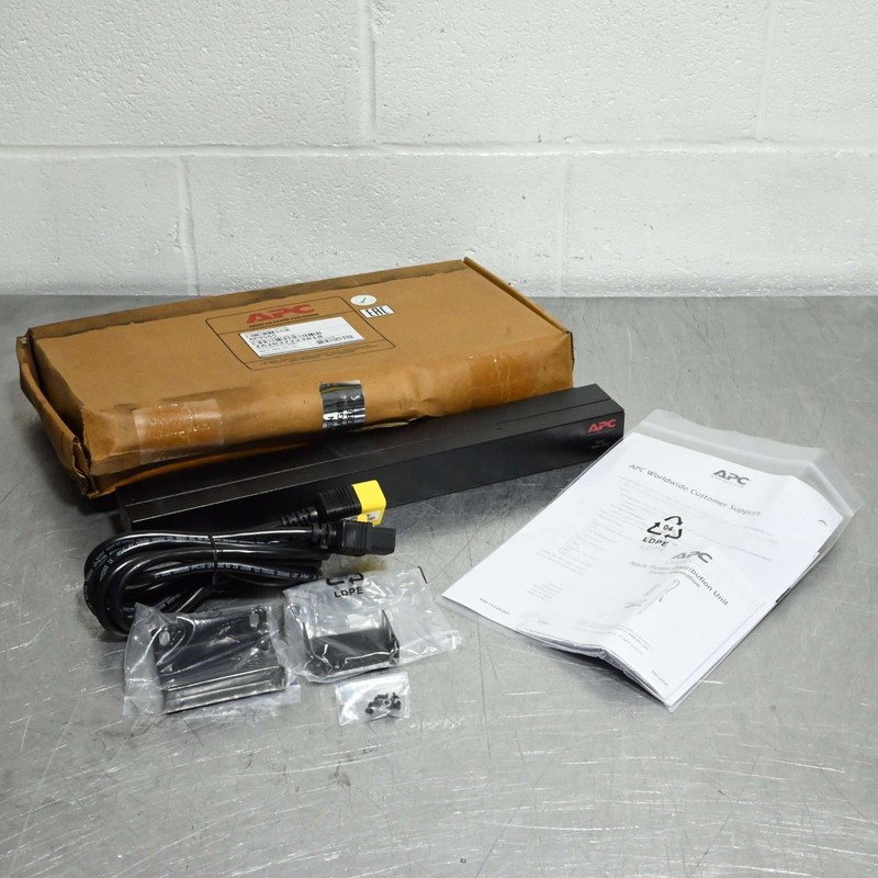 APC AP9565 Basic Rack PDU 1U 16A 208V 230V 12 Outlets C13 NetShelter Power Strip