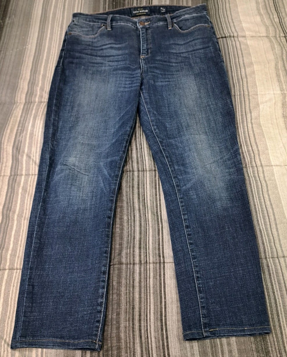 Picture 1 of 6