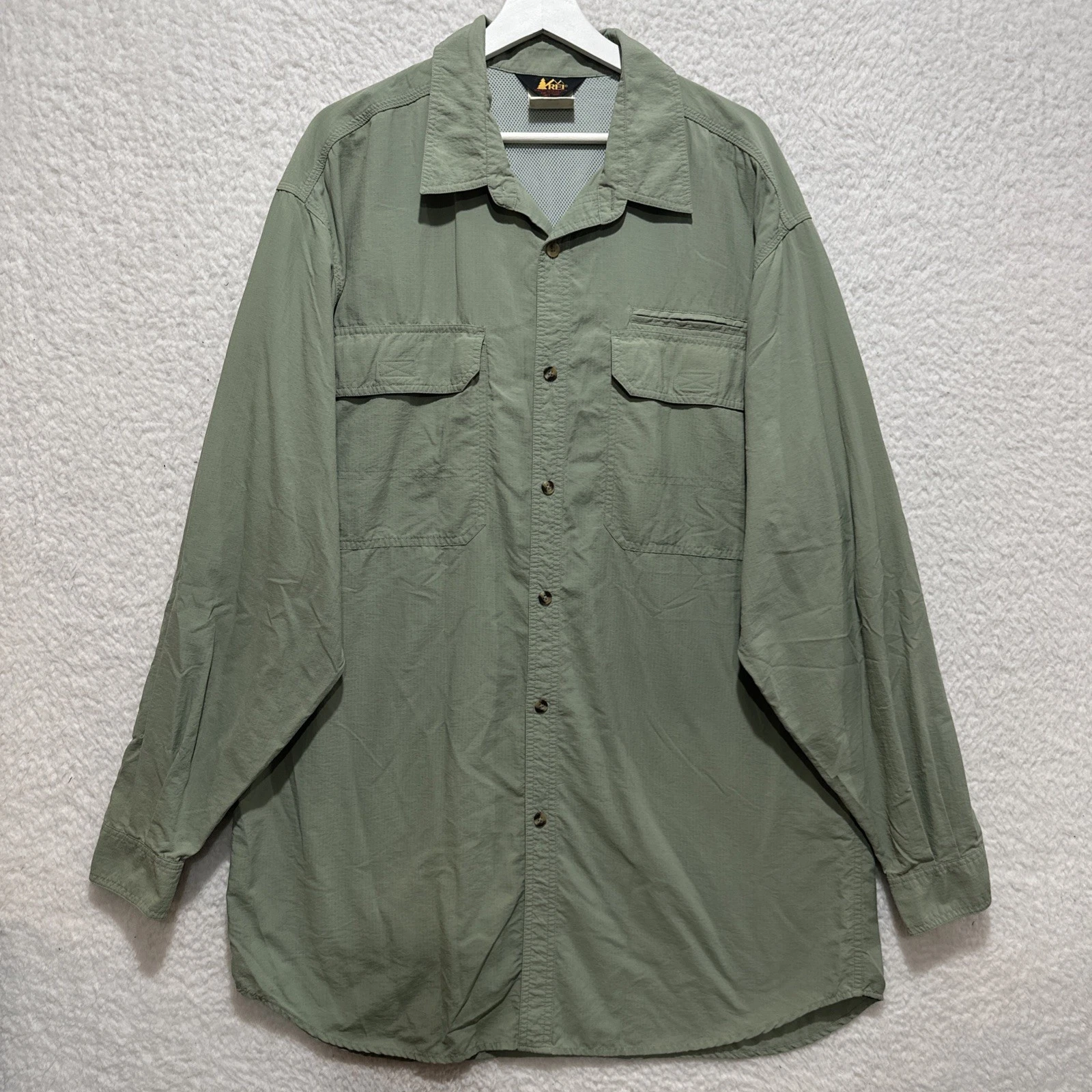REI 90s Men's Hiking Fishing Long Sleeve Button Down Size L Sage Green Vented