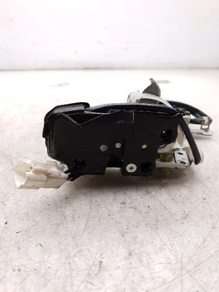 Conjunto de actuador de cerradura de puerta trasera lado pasajero Lexus LS400 1995 Foto 4 de 4