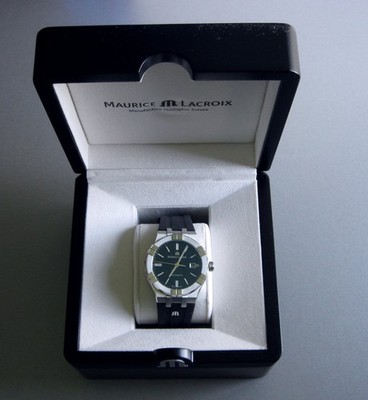 Maurice Lacroix Aikon Automatik 42 mm Uhr  Ungetragen - AI6008-SS000-330-2 NEU