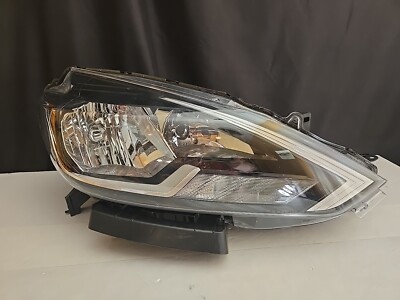One Right Headlight Assembly. 2016-2019 Nissan Sentra Headlamp New