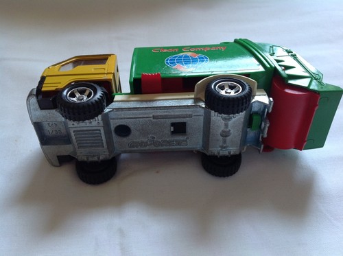 Vintage MAJORETTE Toyota Clean Company Garbage Truck Green Truck Scale 1/55 - Picture 8 of 12
