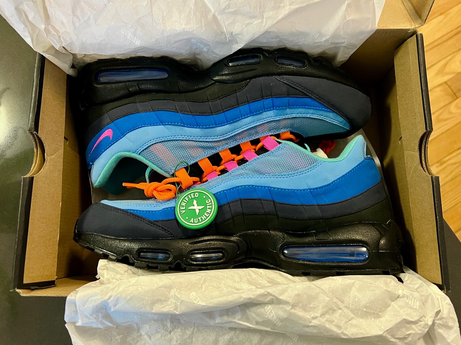 Deadstock 2018 Nike Air Max 95 Coral 