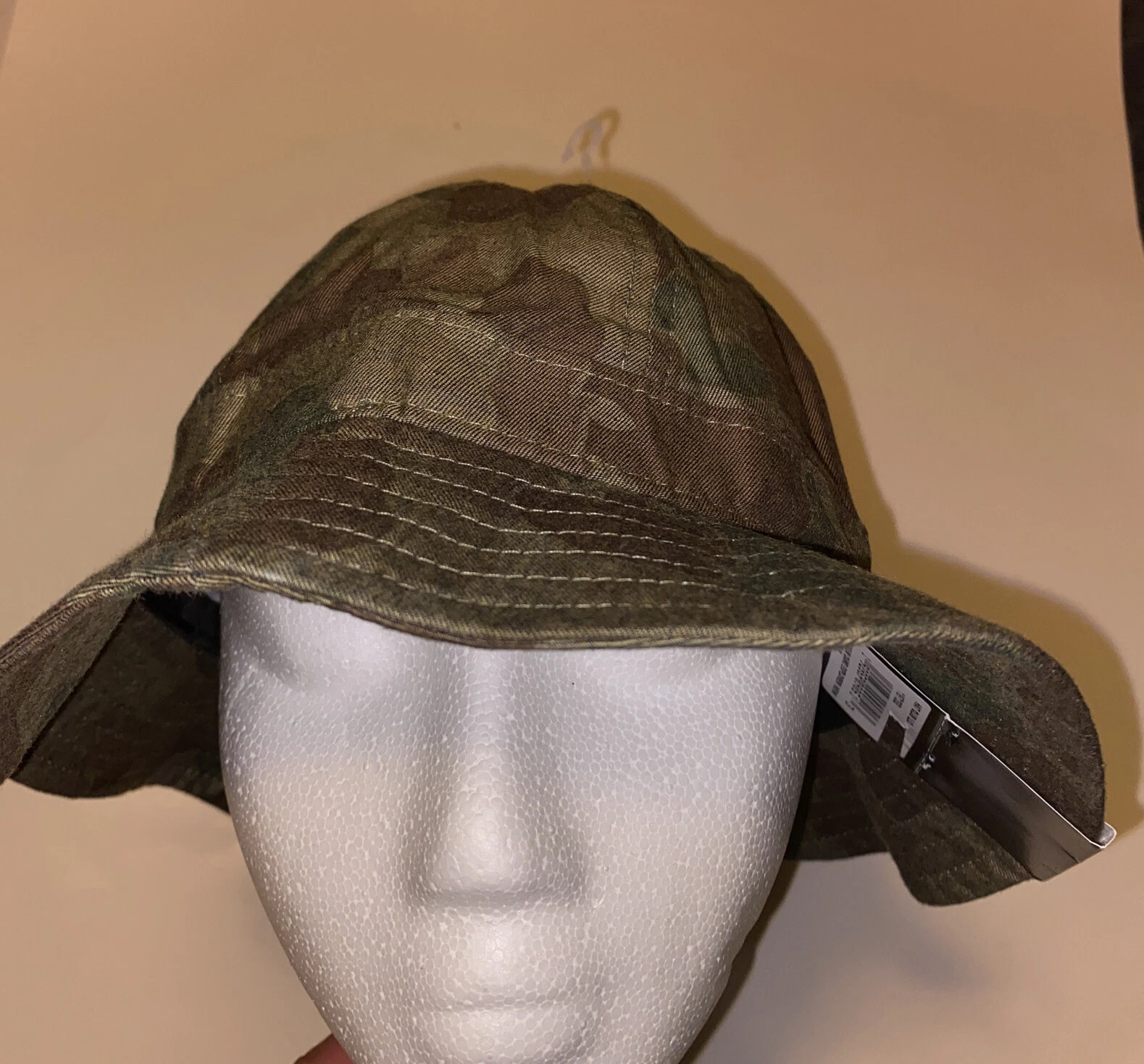 New Era Fitted Bucket Hat Camo. Size Medium. NWT