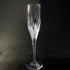 MIKASA FLAME D'AMORE CHAMPAGNE TOASTING FLUTE, Cut & Frosted Lead Crystal