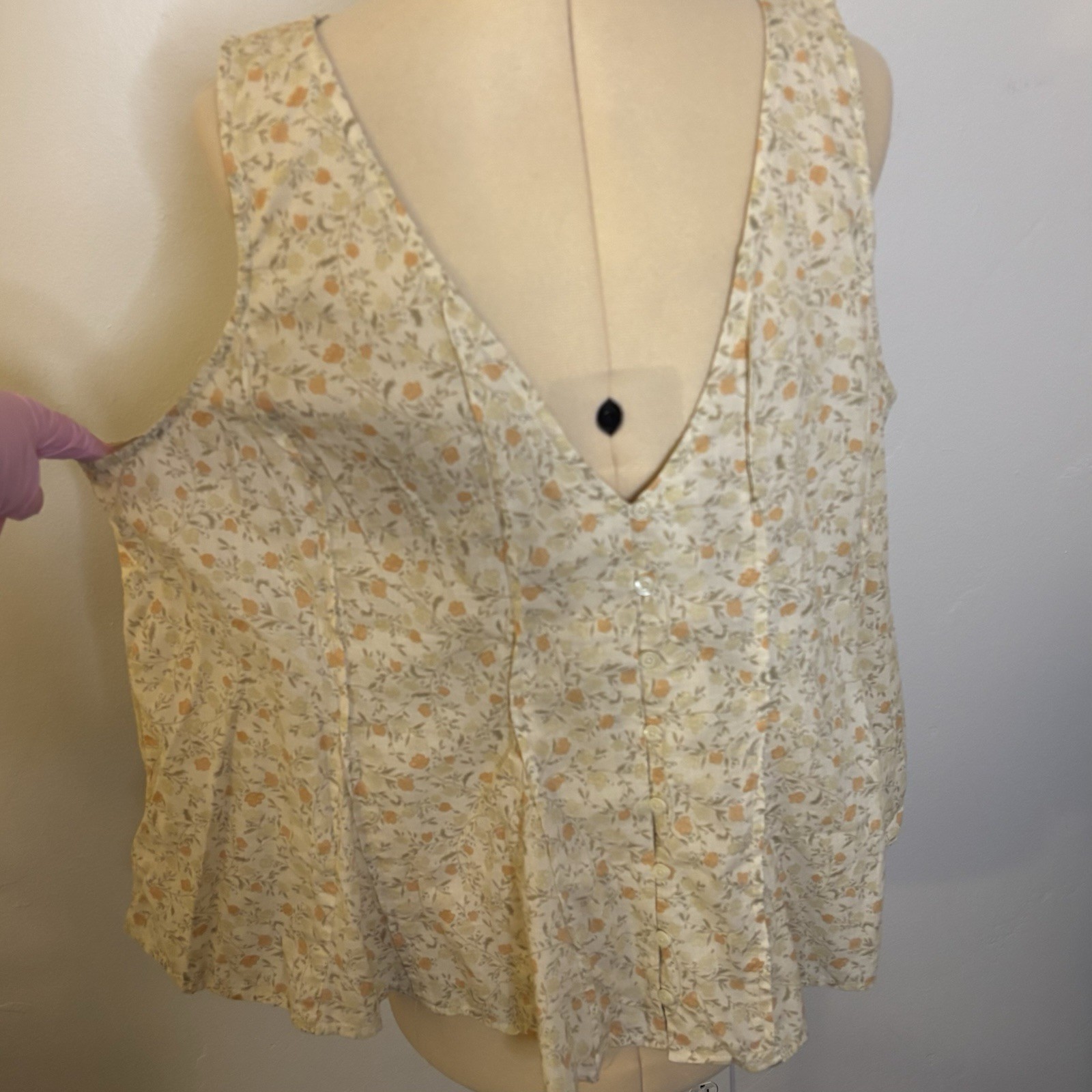 Universal Thread Button-Down Pintuck Tank Top in … - image 5