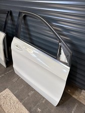 Mercedes W246 B-Klasse T&uuml;r Vorne Rechts 650 Calcitwei&szlig; Uni
