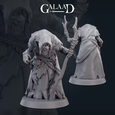 Female Crone Witch with Wooden Staff | Galaad Miniatures