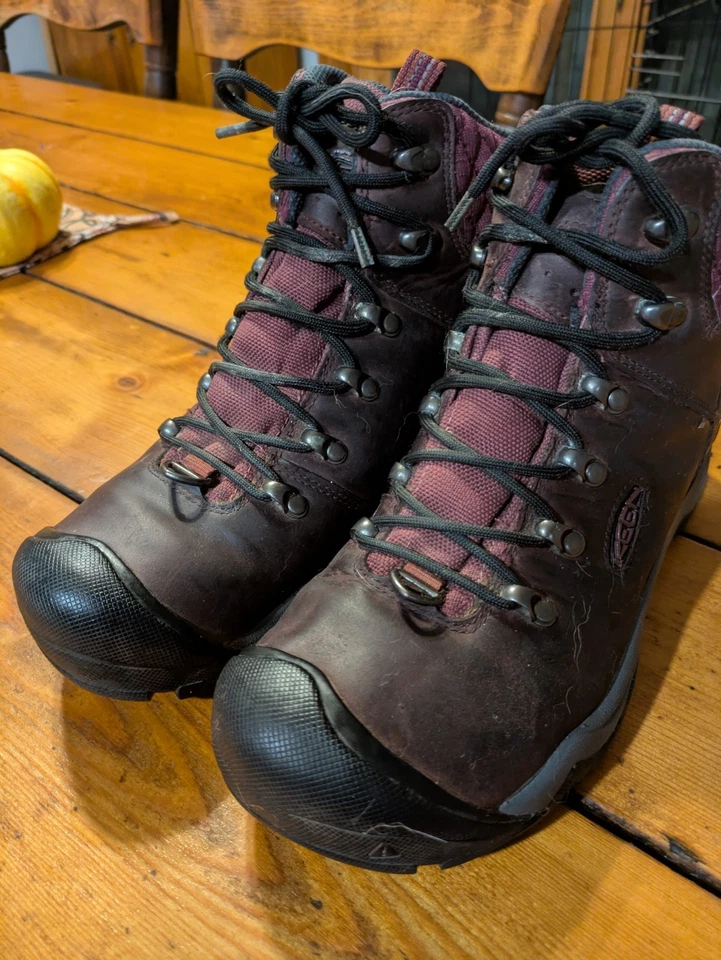 Keen Revel Damenstiefel Größe 7,5 isoliert wasserdicht