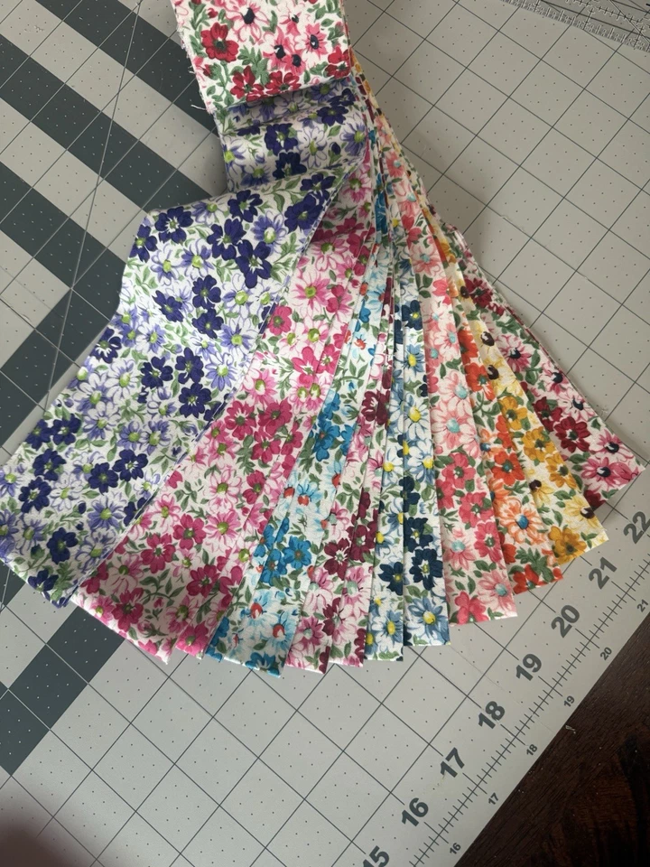 FLOWER PATCH Fat Quarters - 9 Pieces - Image 2 of 4