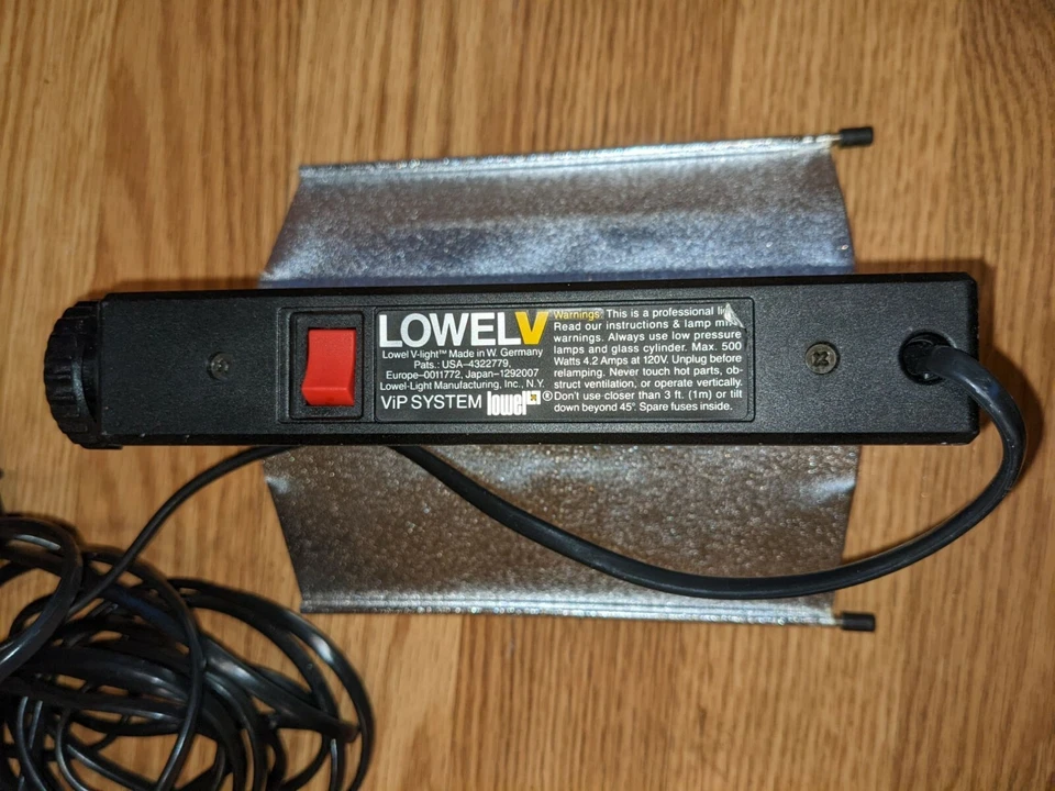 Lowel V ViP System 500 Watt Light With Philips 120V 500W Bulb Works Great - Image 2 of 3