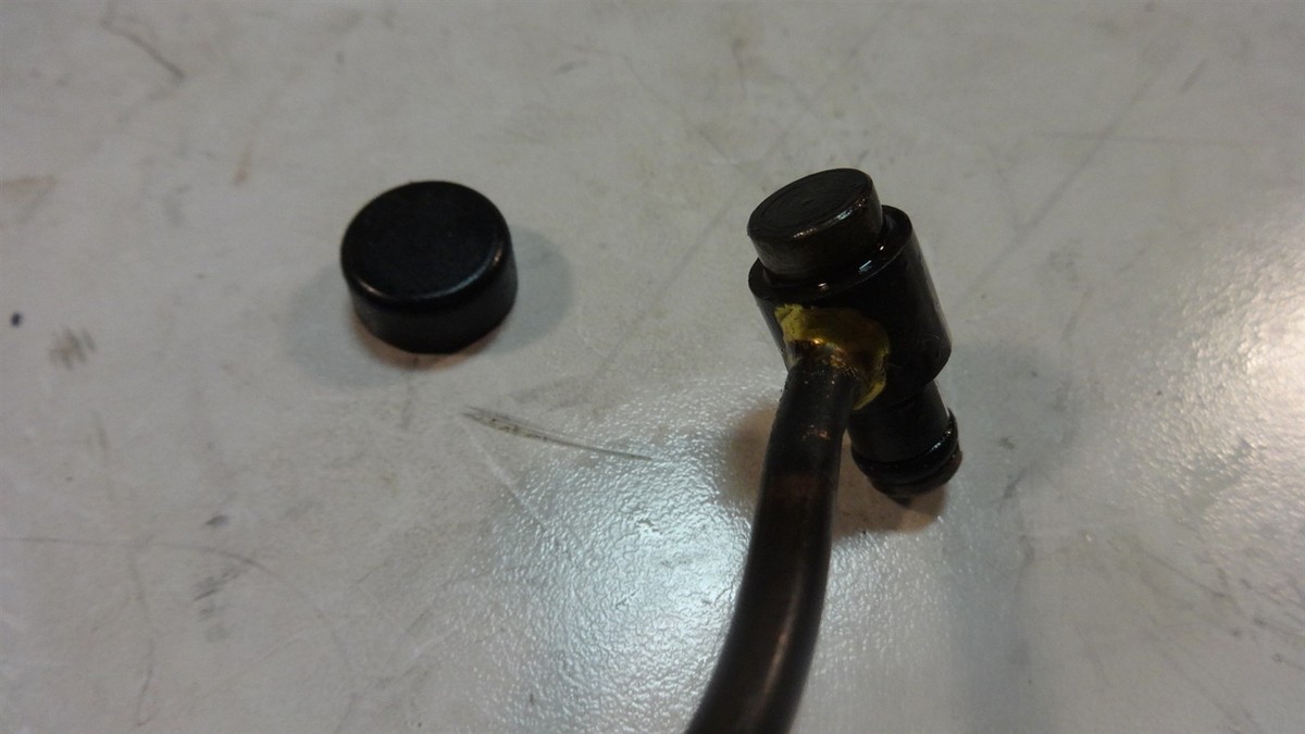 86 KAWASAKI ZX600 NINJA ZX 600 KM85B ENGINE OIL LINE HOSE -B | eBay