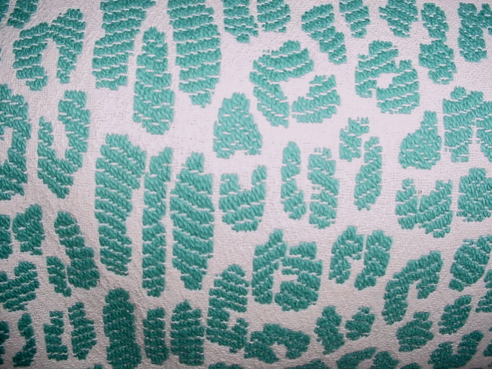 Tela de tapicería para cortinas Lee Jofa 2012116 Ocicat verde azulado guepardo 2-1/2 años Foto 3 de 4