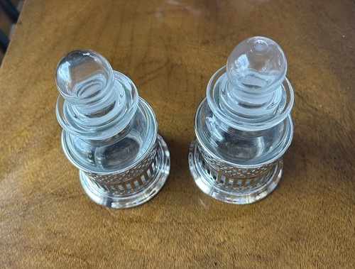 Pair Vintage Wilcox Silver Plated Holder & Glass Jar w/ Lid - Picture 2 of 6