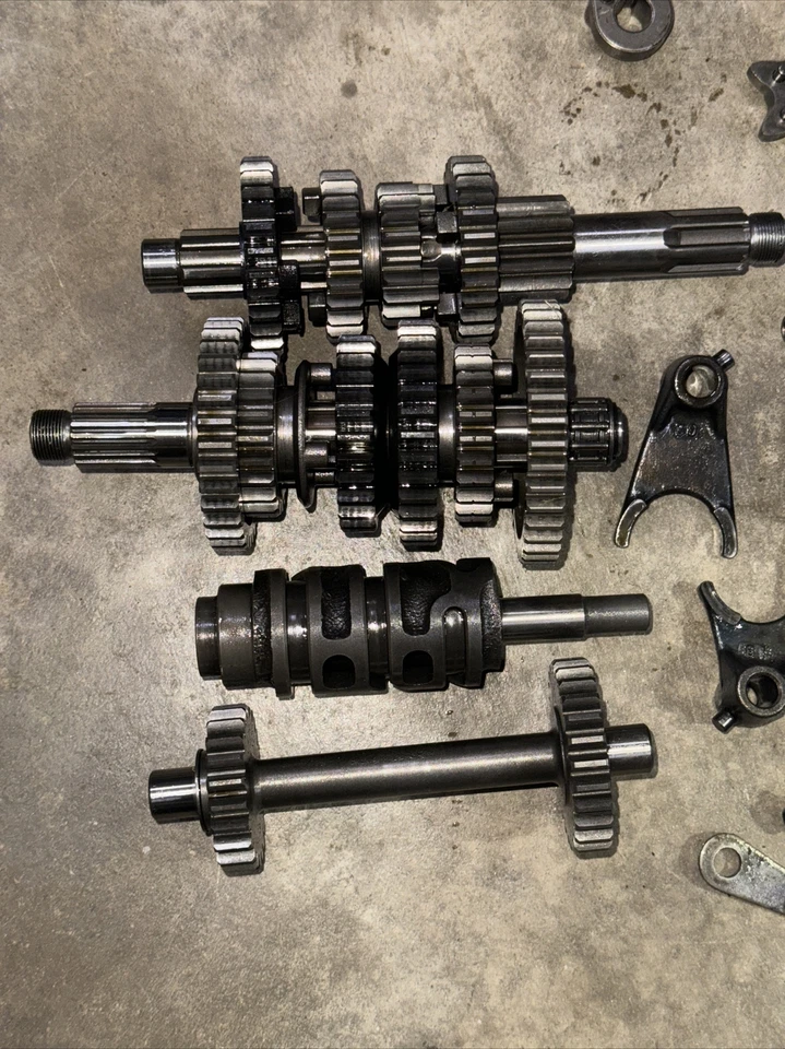 E 1988 Kawasaki Bayou 220 transmisión engranajes ejes 13127-1152 Foto 3 de 4